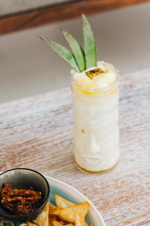 Sea Salt Society Hotel Хикадува Екстериор снимка