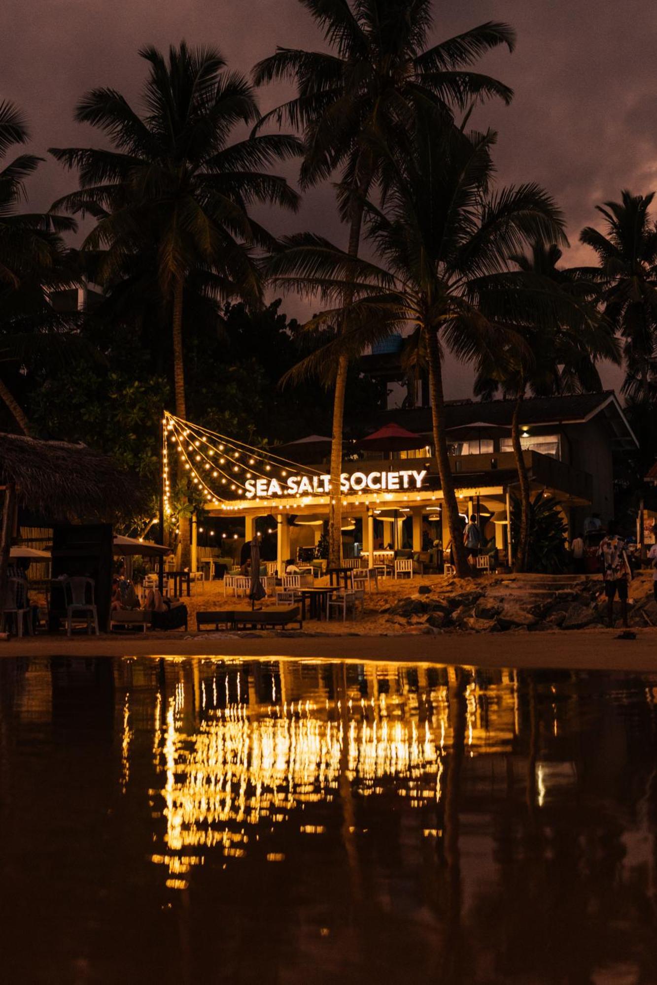 Sea Salt Society Hotel Хикадува Екстериор снимка