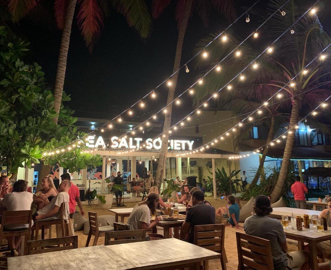 Sea Salt Society Hotel Хикадува Екстериор снимка